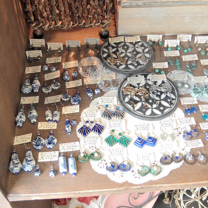 display '25年7月 (3)